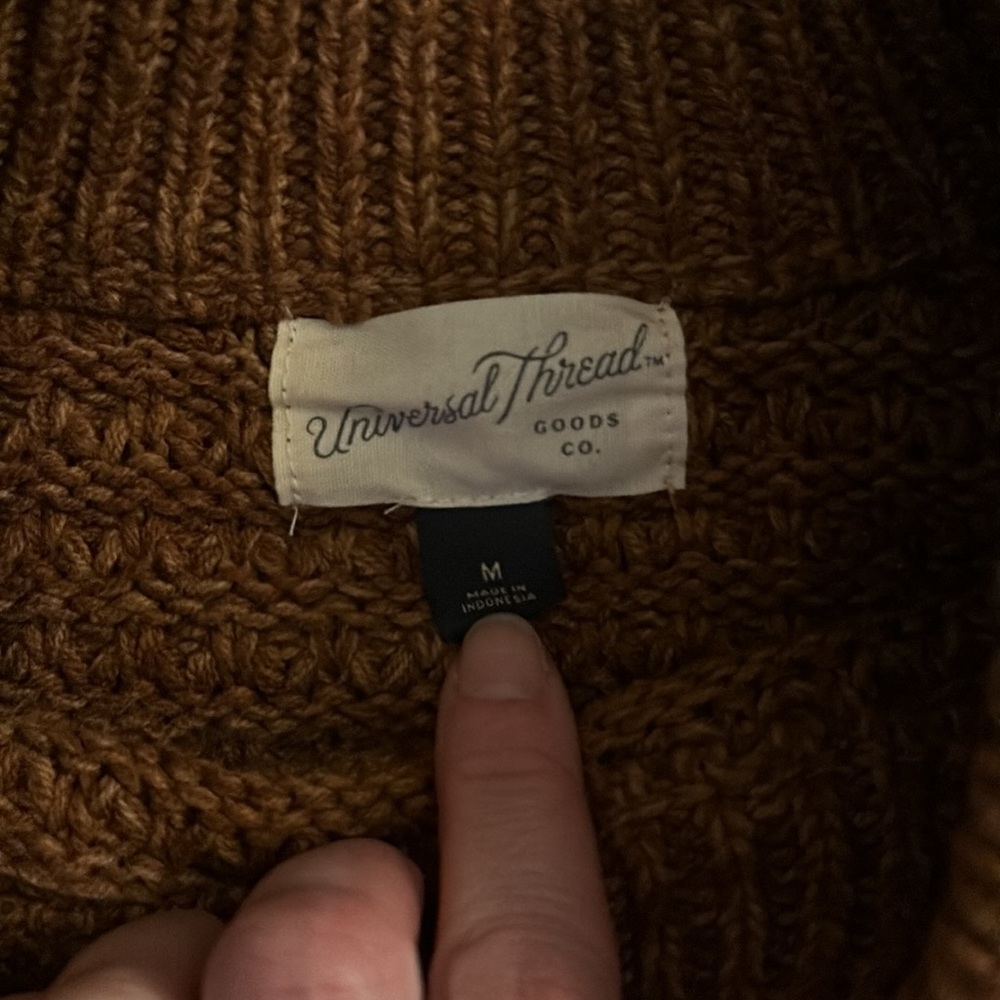 New Without Tags Universal Thread Size Medium Bro… - image 2